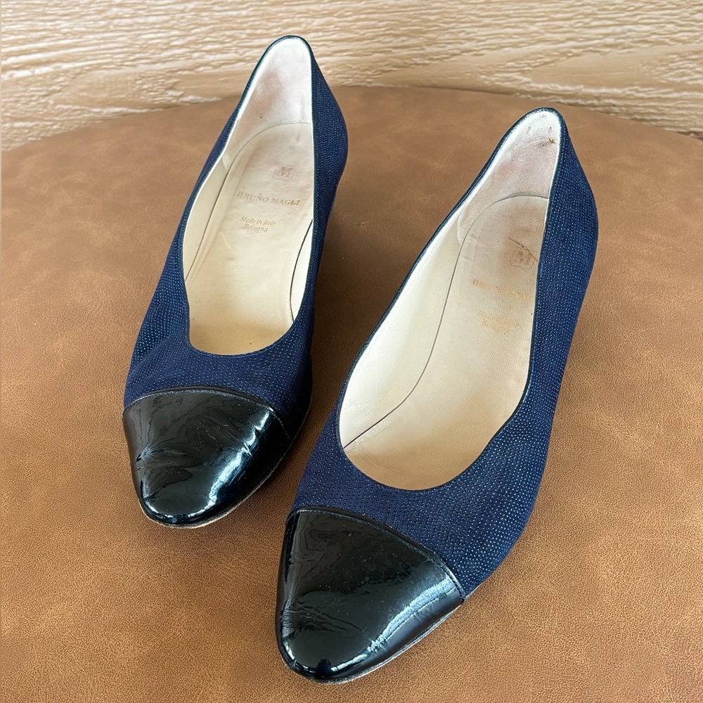 Bruno Magli Navy Flats with Black Patent Cap Toe- Sz 10.5